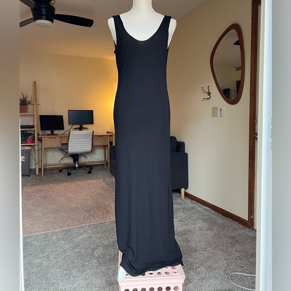 🪩Banana Republic Backless Maxi Dress🪩